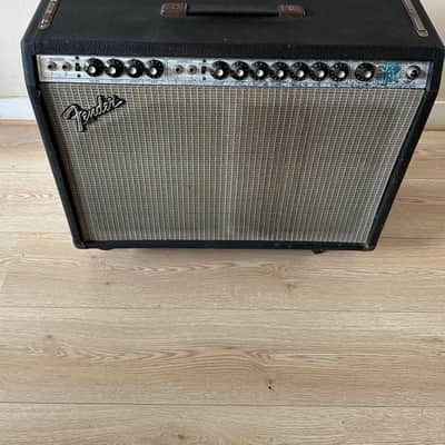 Fender Twin Reverb 2-Channel 135-Watt 2x12" Guitar Combo-Silverface image 6
