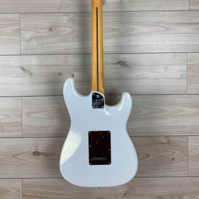 Fender American Ultra Stratocaster Left-Hand Guitar, Rosewood Fingerboard, Arctic Pearl image 15