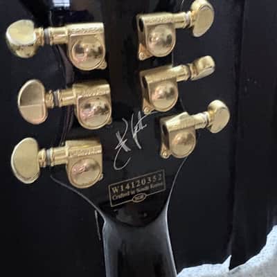 Schecter Synyster Gates Custom-S - Black and gold pinstripes image 13