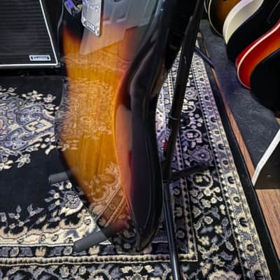 Squier Classic Vibe '70s Jaguar 2018 - Present 3-Tone Sunburst image 7