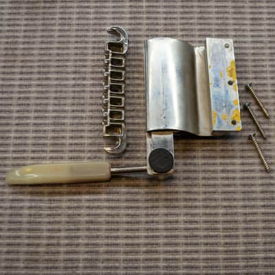 Gibson Maestro Vibrola Short Flange w/ Bridge image 2