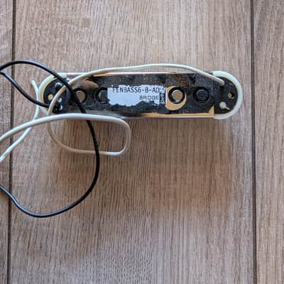 Squier By Fender Vintage Modified Bass XI Pickups 2015 image 8