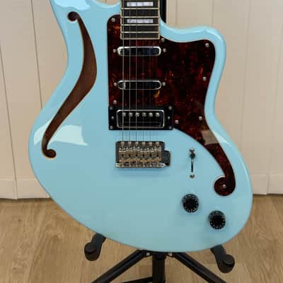 D'Angelico Premier Bedford SH with Tremolo 2021 - Sky Blue image 2