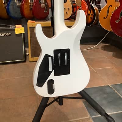 ESP LTD M-1000 Ebony - Snow White image 5