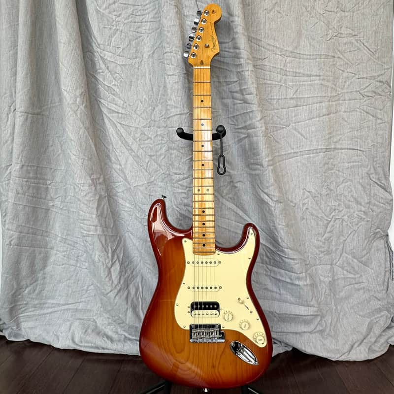Fender American Professional II Stratocaster HSS with Maple Fretboard 2020 - Present - Roasted Pine
