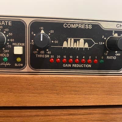 Drawmer MX30 Dual Gated Compressor Limiter 1997 - Silver image 3
