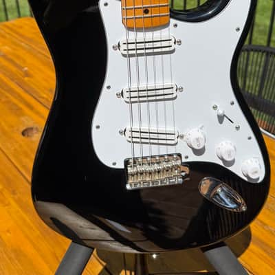 2015 Fender Jimi Hendrix Artist Series Stratocaster – Black/Maple – Upgraded Seymour Duncan Loaded Pickguard image 2
