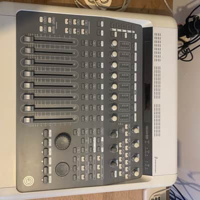 Digidesign Digi 003 Console Firewire Audio Interface with Control Surface 2000s - Grey image 3