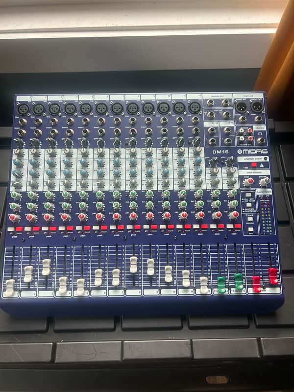 Midas DM16 16-Input Analog Mixer 2018 - Present - Blue