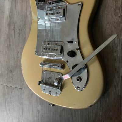 Teisco Sorrento E-10 1960's Guitar Gold image 3