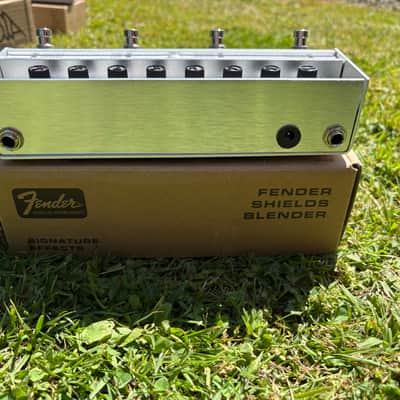 Fender Shields Blender 2023 - Present - Silver / Black image 2