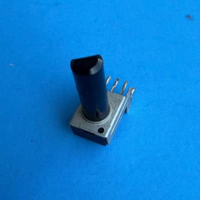 CRATE GX-15 GFX-15 Guitar Amplifier Part: D-Shaft 3-Pin Potentiometer A10K Pot image 5