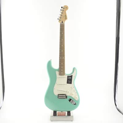 Fender Player Stratocaster with Pau Ferro Fretboard 2023 Seafoam Green 3828gr image 13