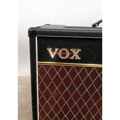 Vox AC15VR and Vox Footswitch - Good image 2