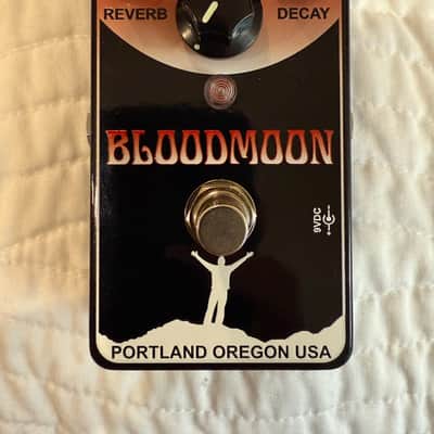 Mr. Black Bloodmoon | Reverb