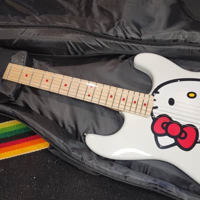 Squier Hello Kitty Stratocaster 2024 - 2025 - White image 17