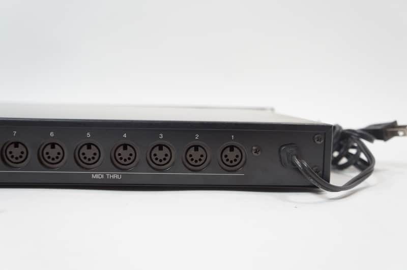 YAMAHA MJC8 MIDI PATCHBAY 8 in / 8 out MIDI Patcher Mixer