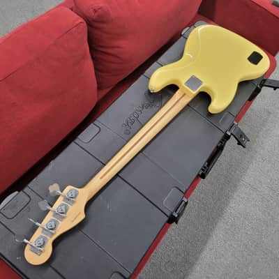 Fender Deluxe Active Jazz Bass with Case 2008- Vintage White image 16