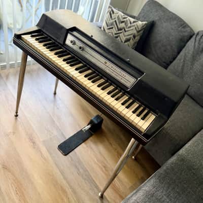 1977 Wurlitzer 200A Just Serviced - SUPER CLEAN! image 7