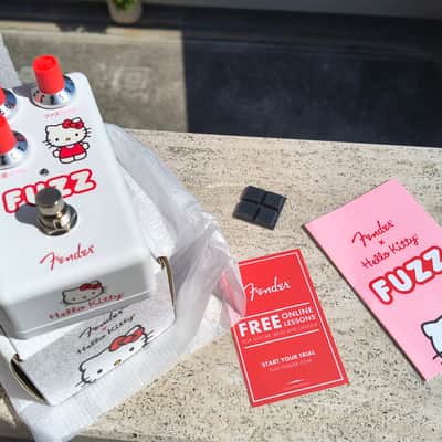 Fender Hello Kitty Fuzz - White Limited Edition image 7