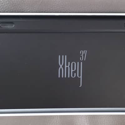 CME Xkey 37-Key USB Keyboard MIDI Controller and Case image 3