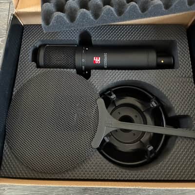 sE Electronics sE2200a II C Large Diaphragm Cardioid Condenser Microphone 2012 - 2017 - Black image 4
