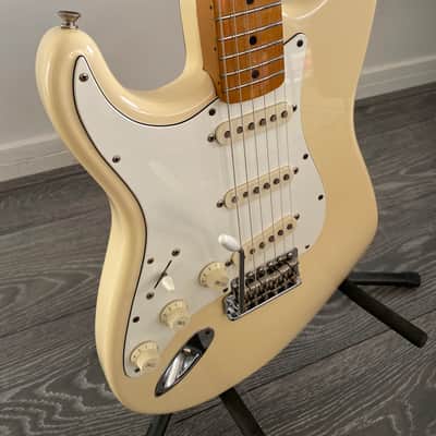 1997 Fender Jimi Hendrix Artist Series Tribute Stratocaster Olympic White image 7