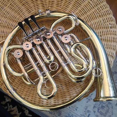 Hans Hoyer French Horn 5812 Descant Horn 2000 - 2010 Gold Lacquer New Stock image 2
