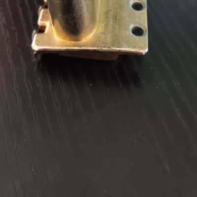 Unbranded Strat tremolo gold vintage spacing 1 piece image 2