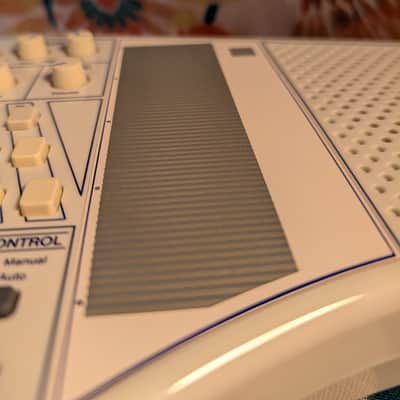 Suzuki OM-108 Omnichord Reissue 2024 - Present - White image 4