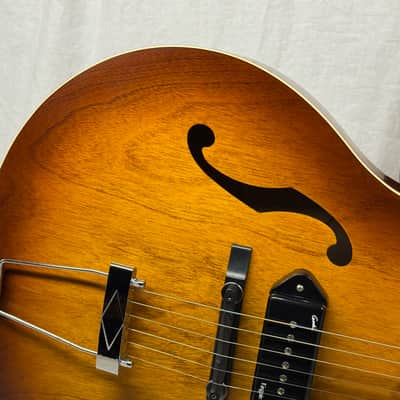 Godin 5th Avenue CW Kingpin II 2 Archtop Hollowbody Guitar with Soft Case 2003 image 5