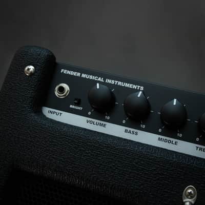 Fender Bassbreaker 30R Combo w/Cover & Footswitch - Preowned image 3