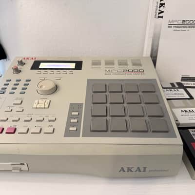 Akai MPC2000 MIDI Production Center 1997 - 2001 - Grey image 2