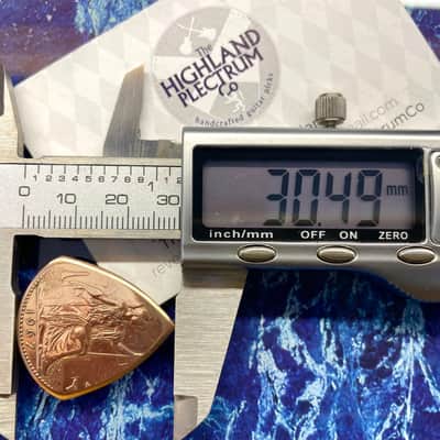 **Special Offer 20% Discount** Two (2) Queen Elizabeth 1967 Penny Coin Guitar Picks. image 3