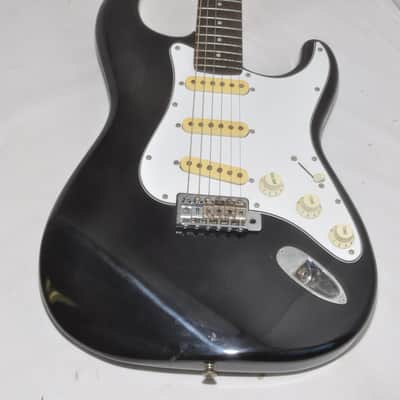 Fender Japan Stratocaster, MADE IN JAPAN, E533747 Electric Guitar Ref. No 6751 image 3