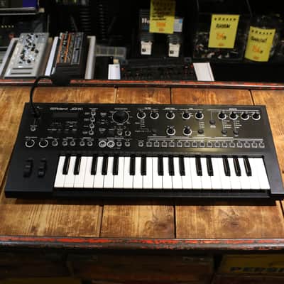 Roland JD-Xi 37-Key Analog/Digital Crossover Synthesizer 2015 - Present - Black image 3