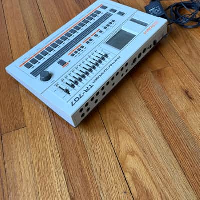Roland TR-707 Rhythm Composer image 4