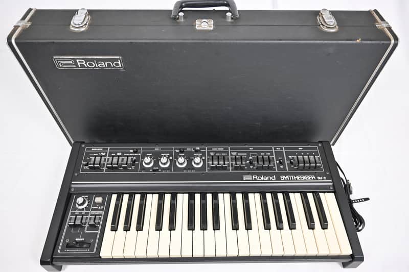 Roland SH-2 *Near mint with hard case & serviced* image 1