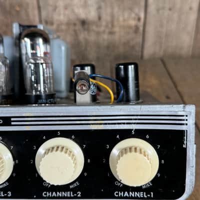 Newcomb H-50 PA head guitar amp 1950's - Silver image 20
