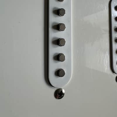 1990 FENDER MIM STRATOCASTER LOADED PICKGUARD - WHITE image 3