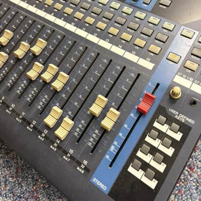 Yamaha 01V96i 16 channel Digital Console with Aviom Card image 2