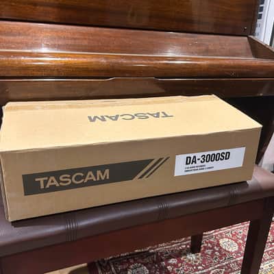 Immagine TASCAM DA-3000SD (Stereo Master Recorder/AD/DA Converter) - 7