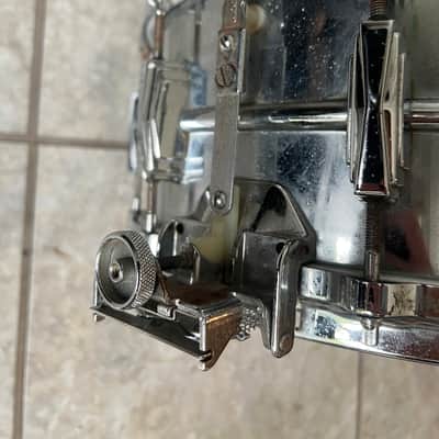 Ludwig No. 411 Super-Sensitive 6.5x14" 10-Lug Aluminum Snare Drum with Pointed Blue/Olive Badge 1969 - 1979 - Chrome-Plated image 3