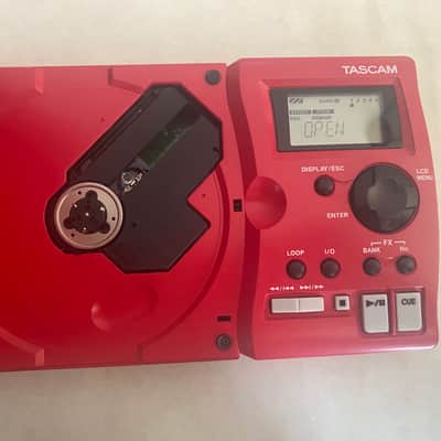 TASCAM Tascam CD-GT1 Guitar Trainer - Red image 9