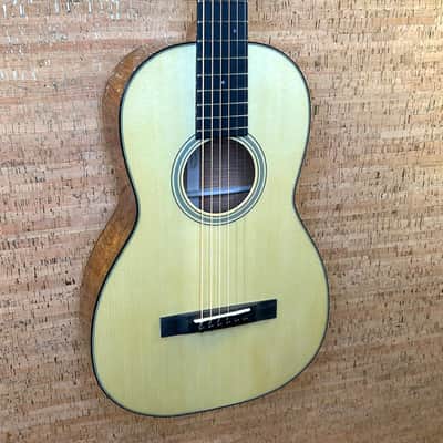 Martin Custom Shop Size 2 12 Fret Figured Mahogany New - Natural image 2
