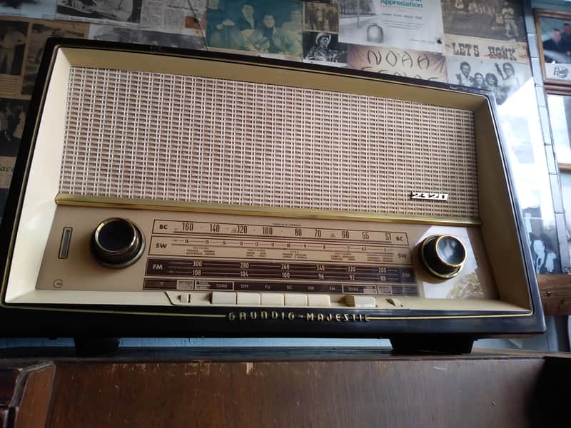 Grundig Majestic 2320 Rare Tube Radio 1960s  Brown image 1
