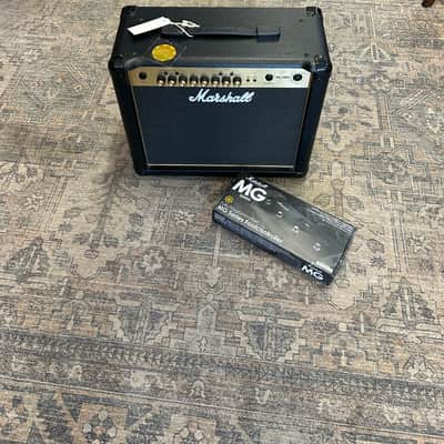 Marshall MG MG30DFX 2-Channel 30-Watt 1x10" Solid State Guitar Combo w/ foot pedal image 4