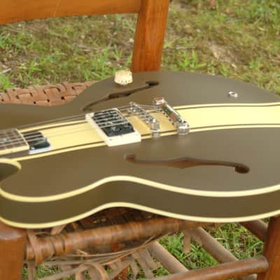 Epiphone ES-333, Tom Delonge/Blink 182 Semi-Hollow, W/USA Dirty Fingers, CASE, MINT! image 2