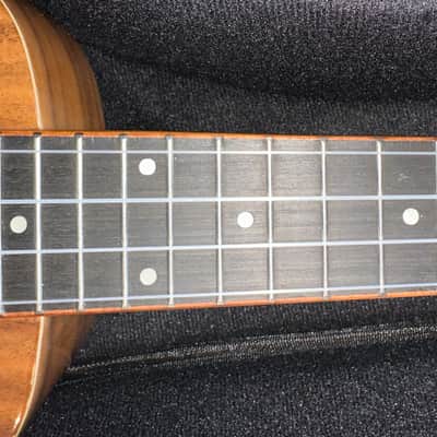 Makaio MKC-10 Koa Concert Ukulele - Natural Excellent image 12