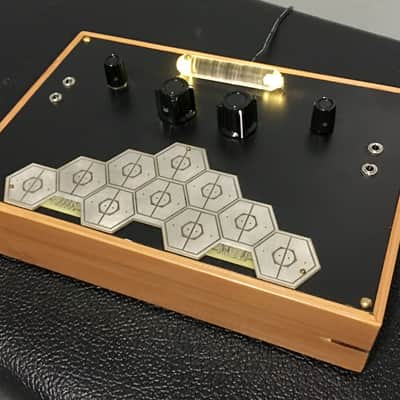 Folktek Conduit (Touch based Analog Drone Synthesizer) image 1